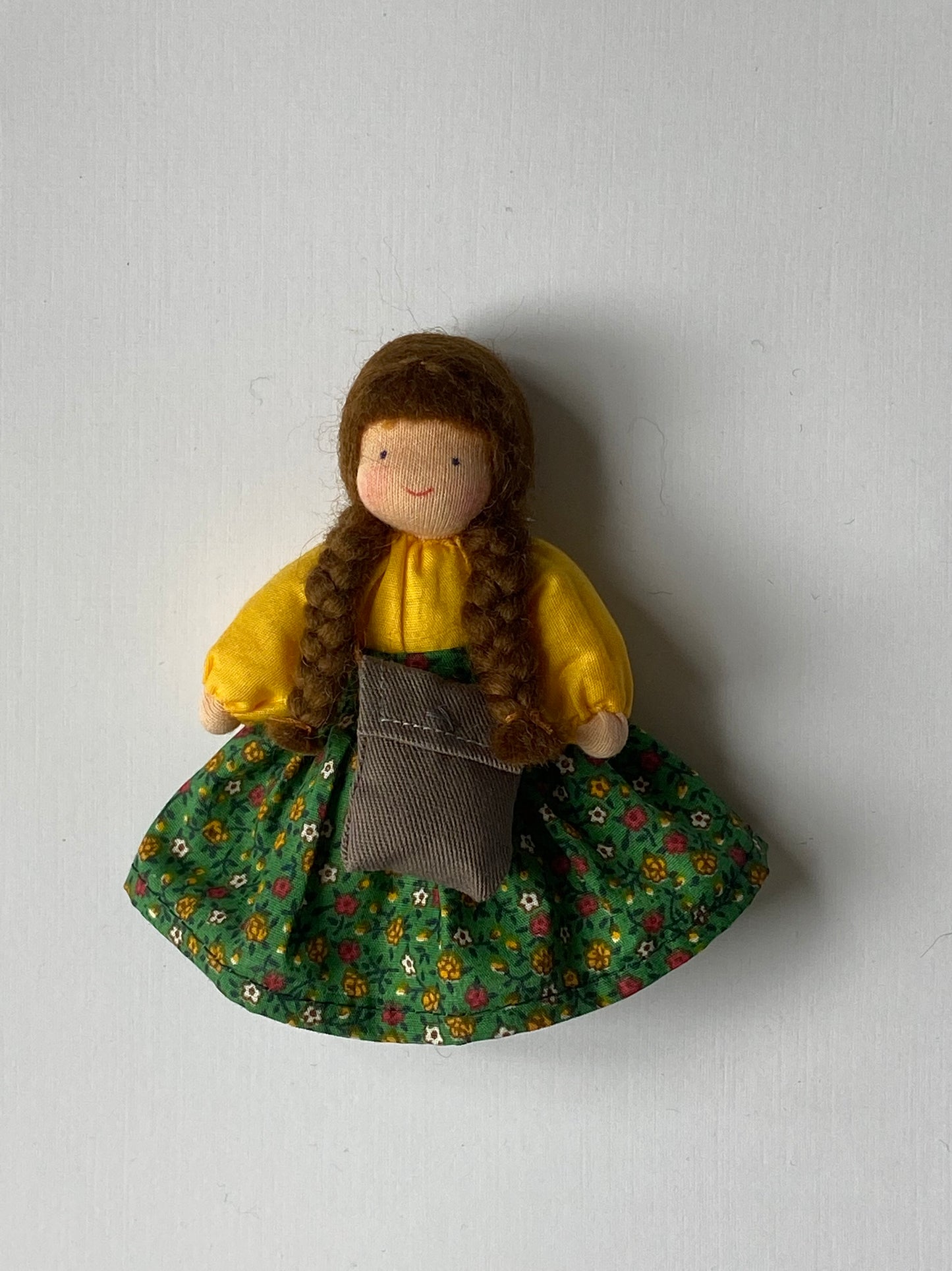 Evi Girl with Bag 14cm
