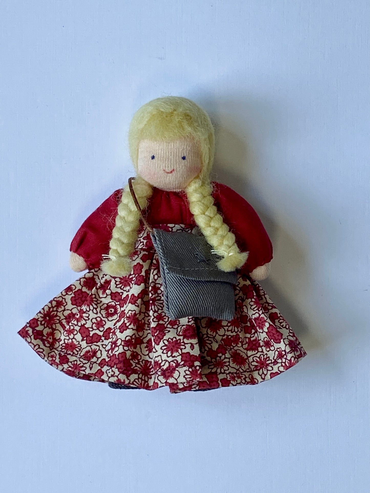 Evi Girl with Bag 14cm
