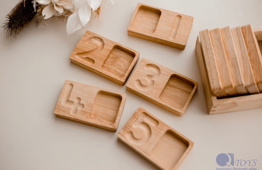 Number Tray with 50 Wooden Beads