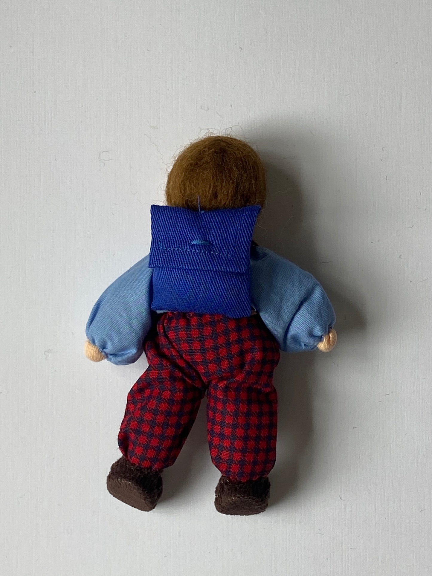 Evi Boy with backpack 14cm
